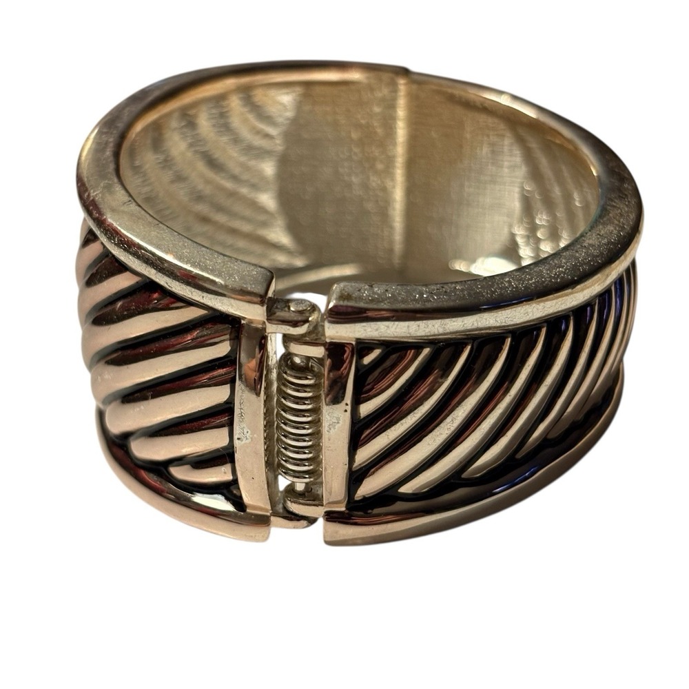 Vintage Premier Designs Ribbed Cuff Bracelet Hinged Clamp Silver Tone‎ Chunky - Picture 5 of 16